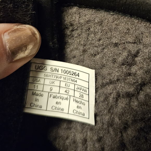 New without box UGG Waterproof Lace Up Boots - Picture 6 of 7